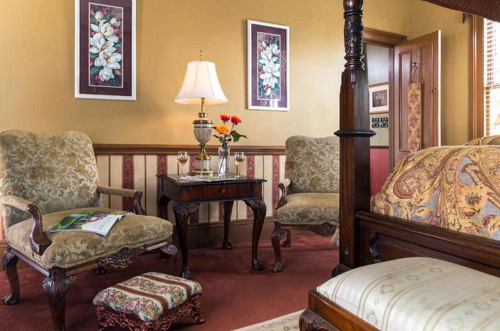 The Aerie Bed & Breakfast Ню Берн Екстериор снимка