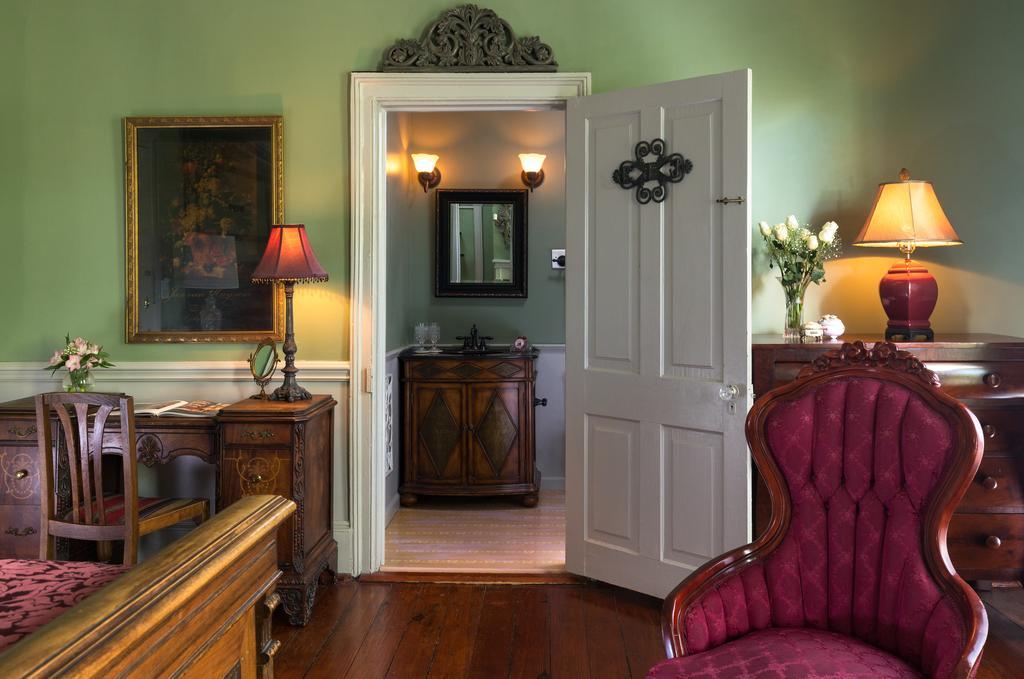 The Aerie Bed & Breakfast Ню Берн Екстериор снимка