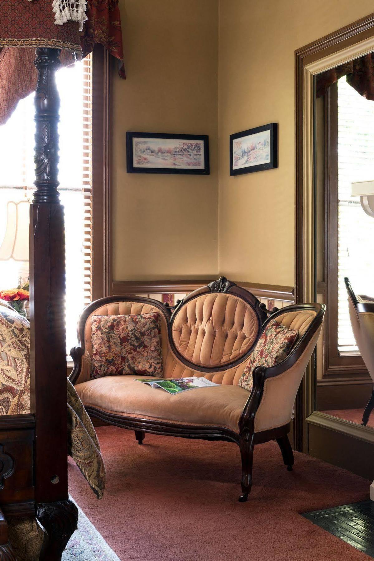 The Aerie Bed & Breakfast Ню Берн Екстериор снимка