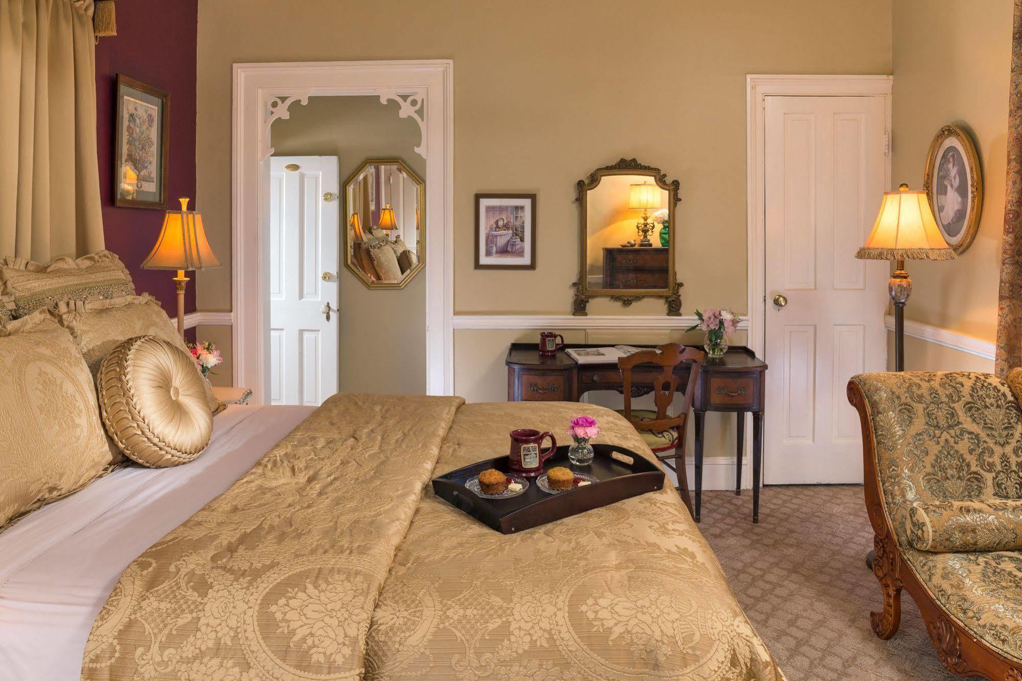 The Aerie Bed & Breakfast Ню Берн Екстериор снимка
