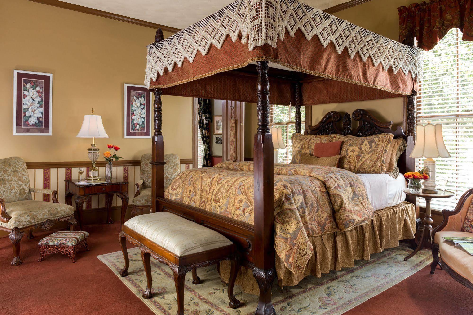 The Aerie Bed & Breakfast Ню Берн Екстериор снимка