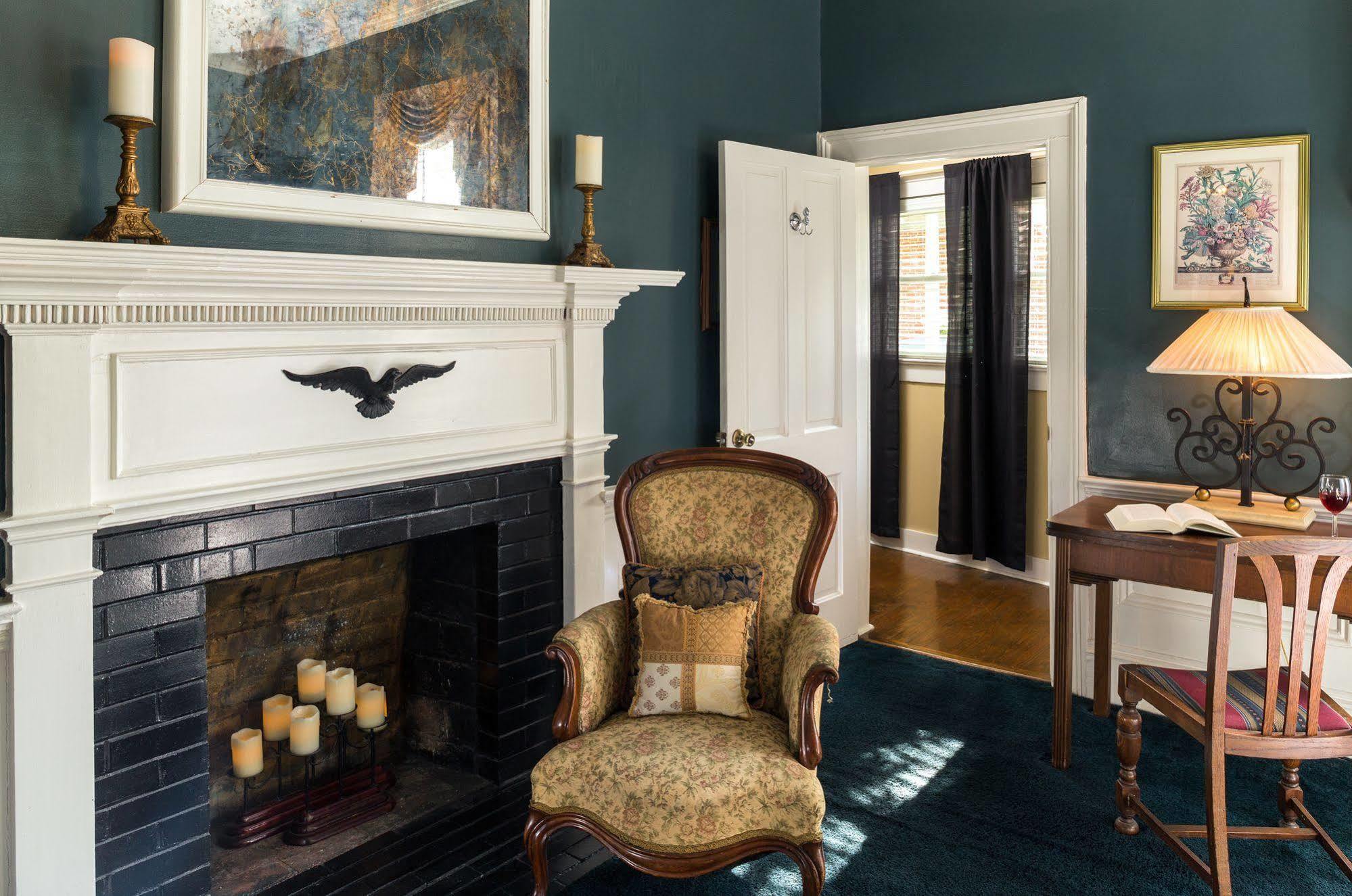 The Aerie Bed & Breakfast Ню Берн Екстериор снимка