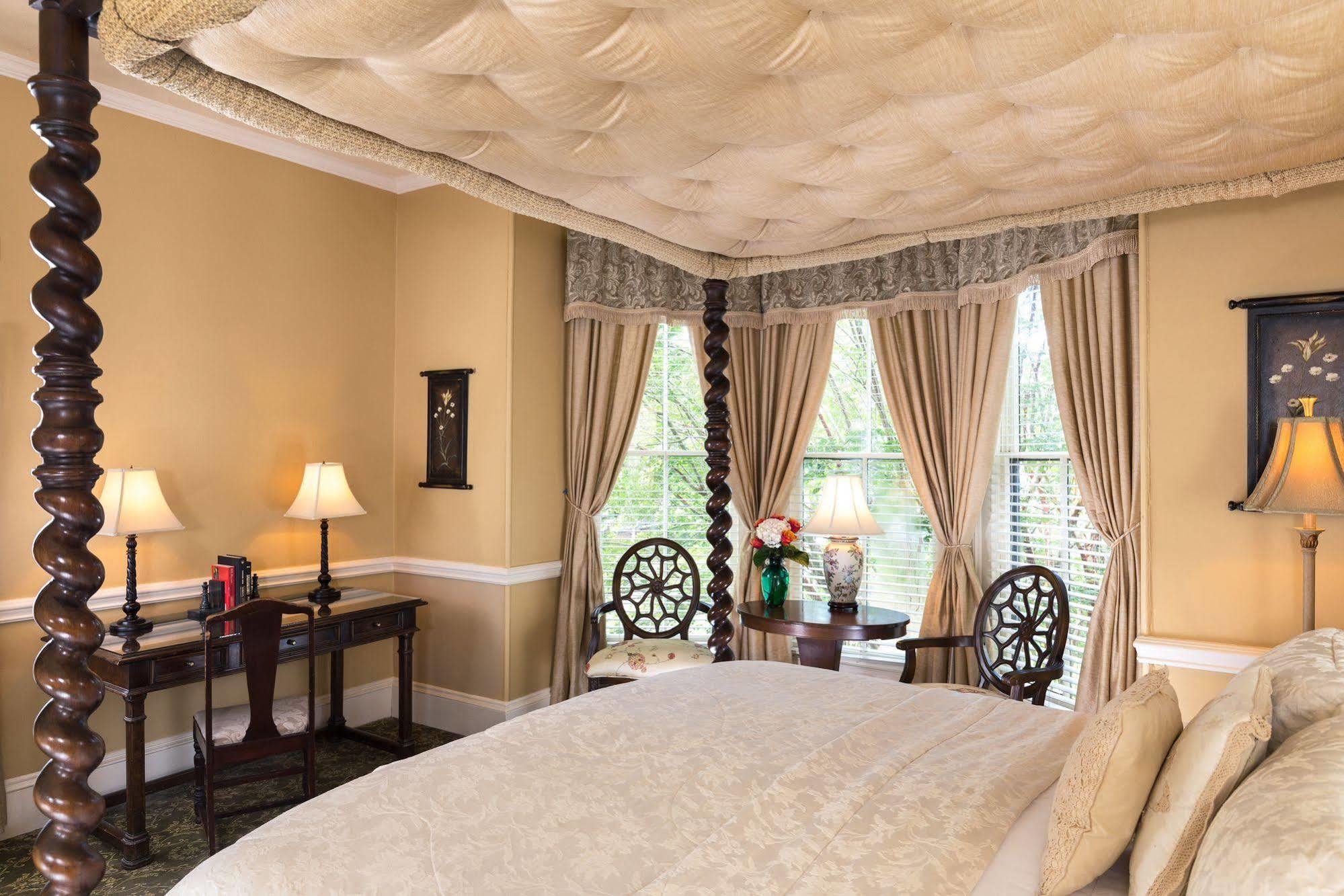 The Aerie Bed & Breakfast Ню Берн Екстериор снимка